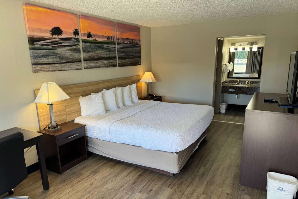 Standard King Room - Smoking interior